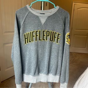 Universal Studios’ The Wizarding World of Harry Potter Hufflepuff Sweatshirt (M)